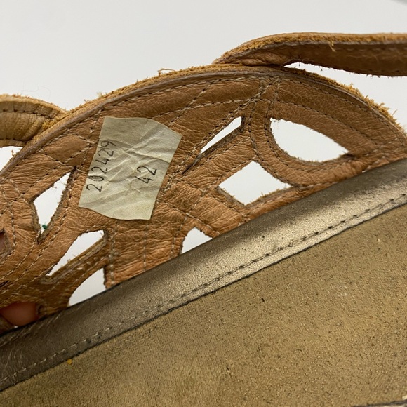 Naot Deluxe Wedge Heel Sandal Womens Champagne Leather Size 42 US 11-11.5 - Picture 4 of 5